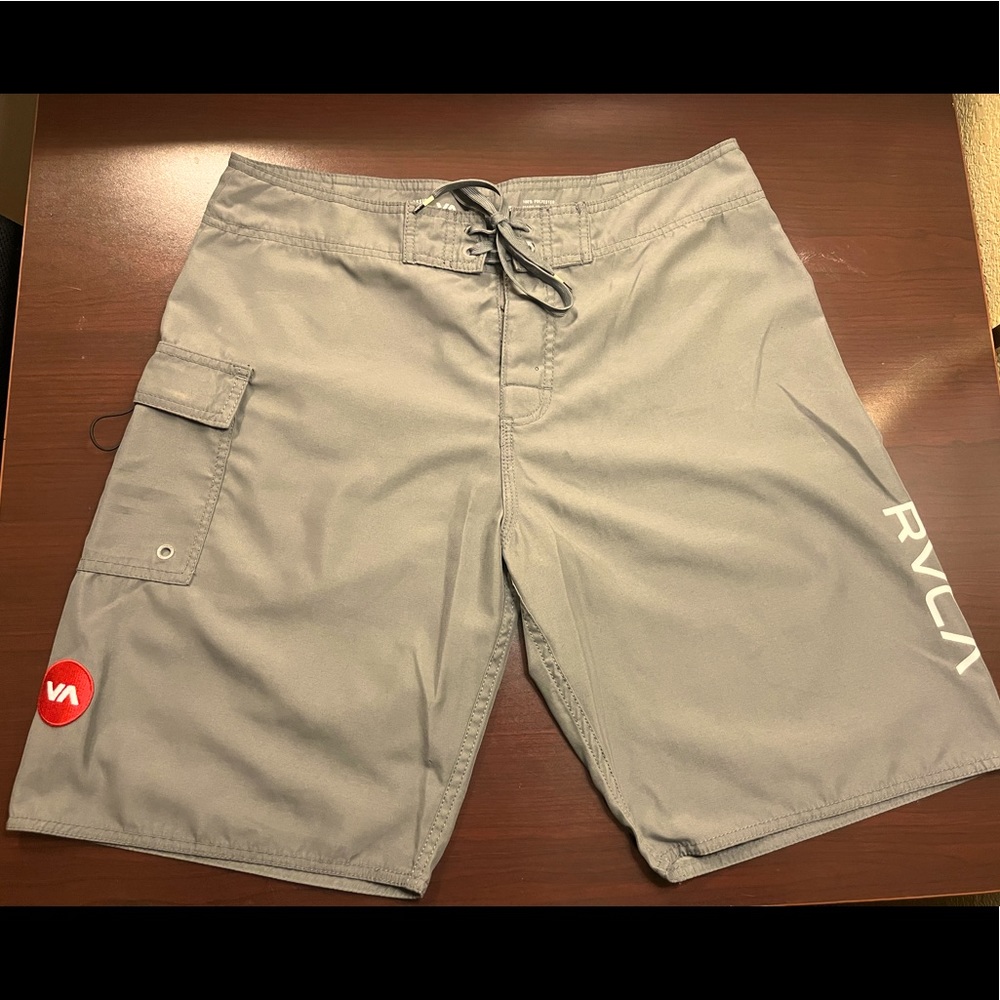 Size 32 classic RVCA non stretch board shorts
